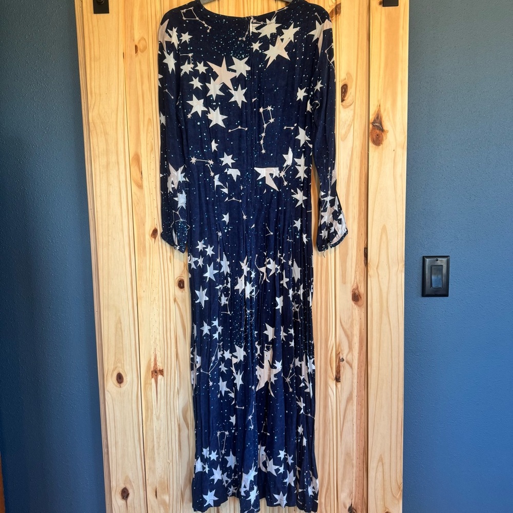 Little White Lies Constellation Long Sleeve Maxi Dress size Medium - Picture 9 of 11